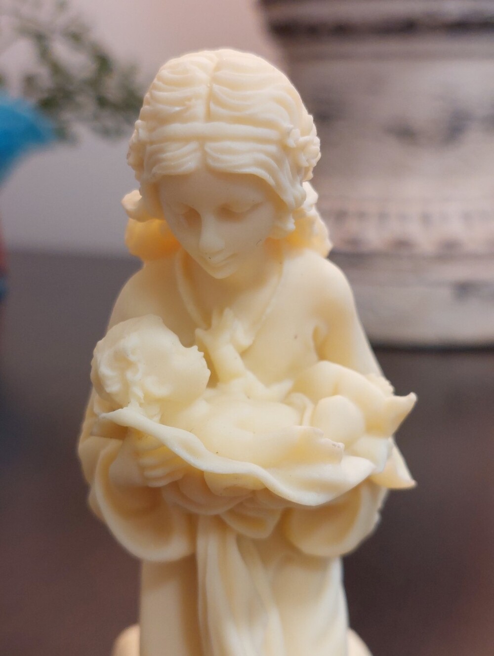 Religious Virgin Mary Holding Jesus Figurine cream resin no chips 4x3"